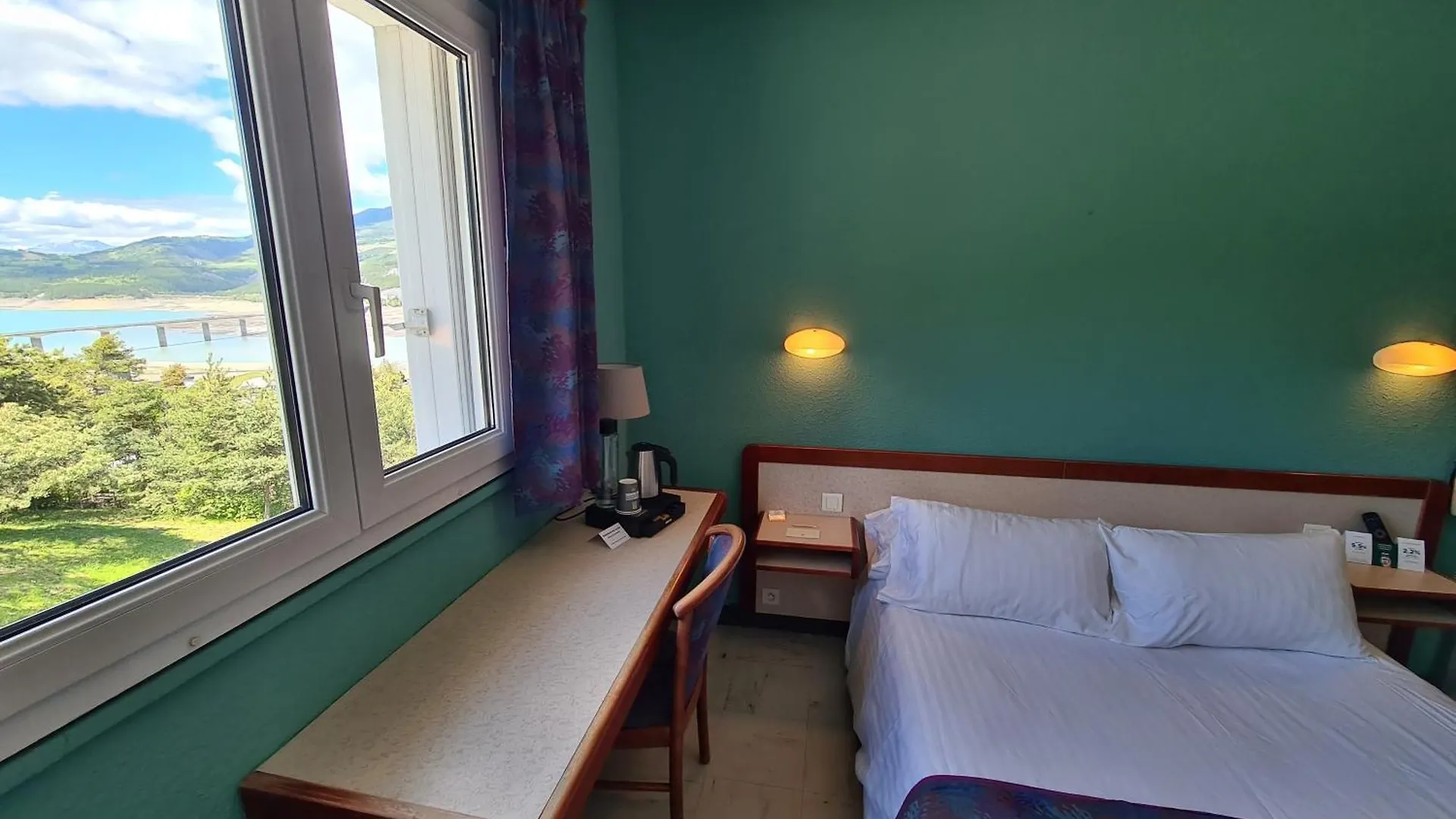 Logis Hotel Eden Lac Savines-le-Lac
