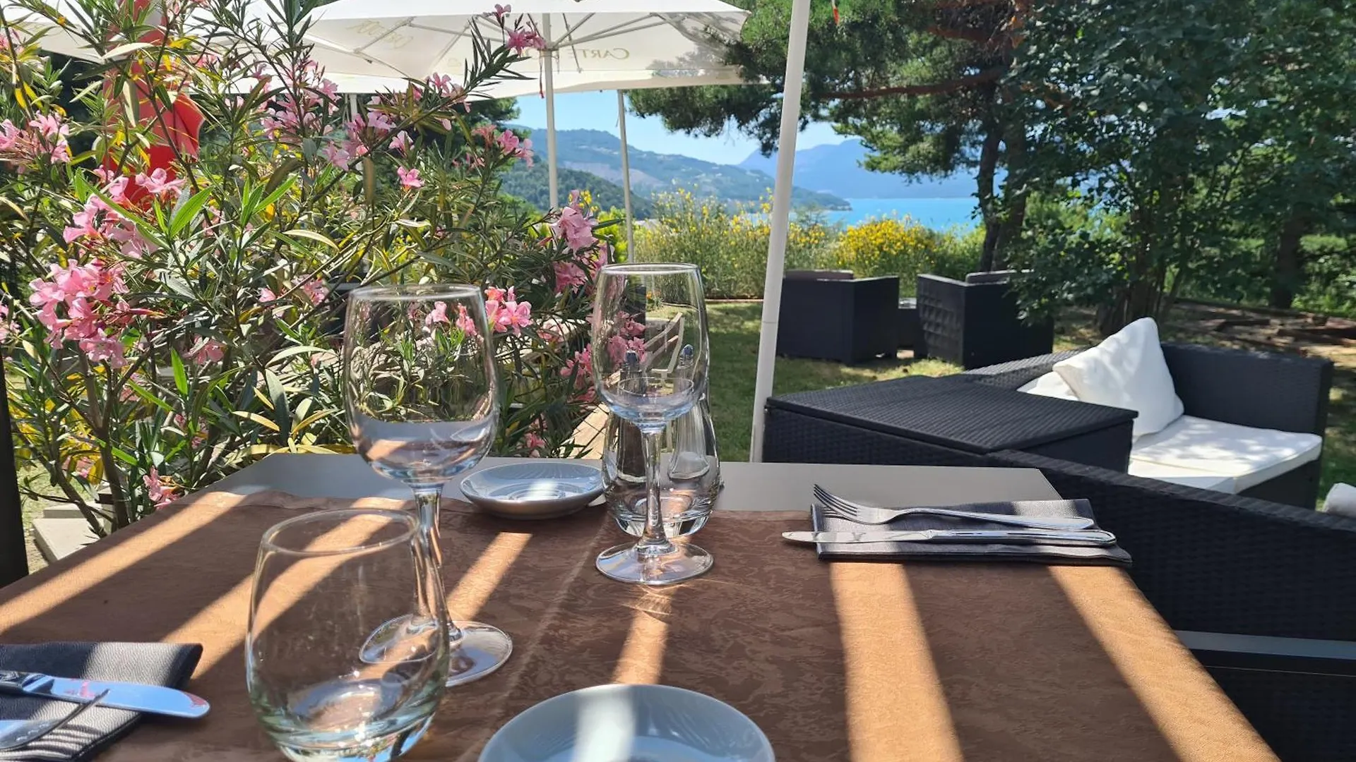 Logis Hotel Eden Lac Savines-le-Lac 3*,  Frankrijk
