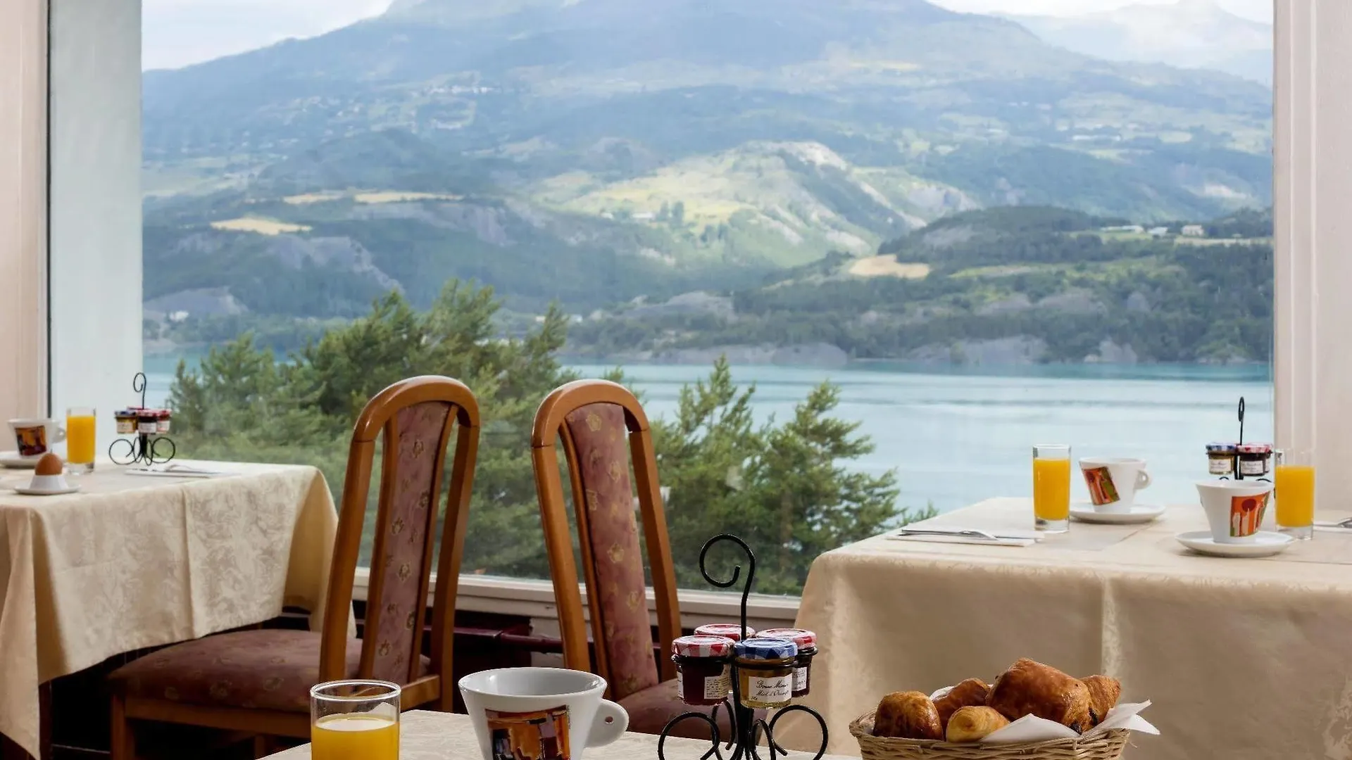 Logis Hotel Eden Lac Savines-le-Lac 3*,  Frankrijk